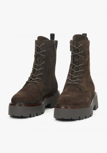 Ботинки на шнуровке