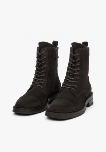 Ботинки на шнуровке