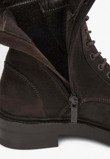 Ботинки на шнуровке