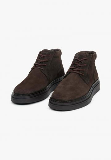 Ботинки на шнуровке