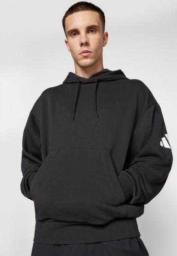 Спортивная кофта