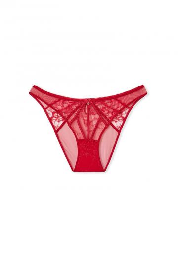 Трусы на бедрах