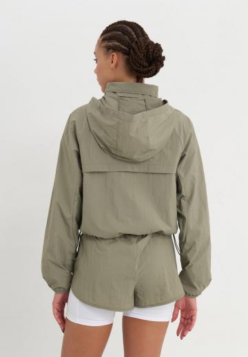 Куртка с накладнымит карманами