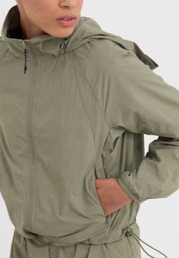 Куртка с накладнымит карманами