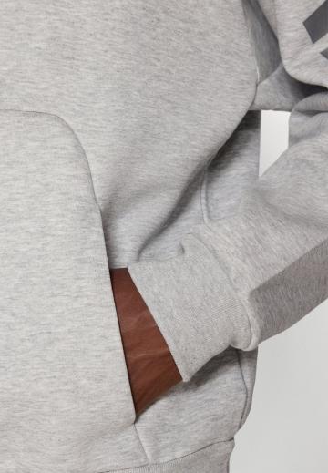 Спортивная кофта