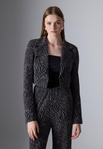 Короткий блейзер