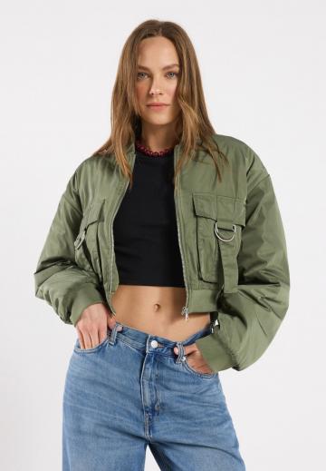 Куртка с накладнымит карманами