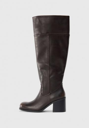 Высокие сапоги