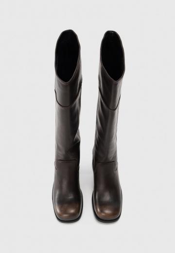 Высокие сапоги