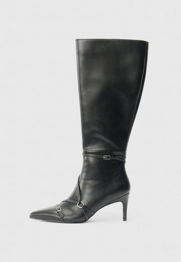 Высокие сапоги