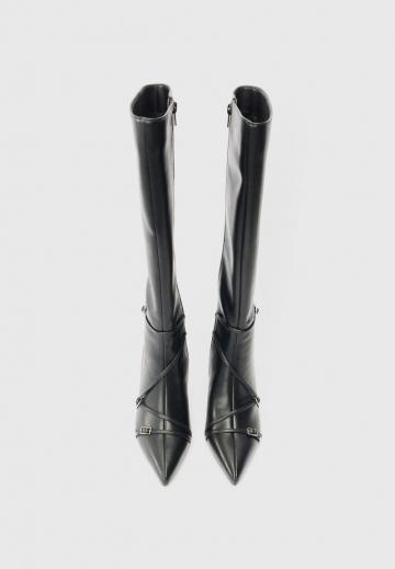 Высокие сапоги