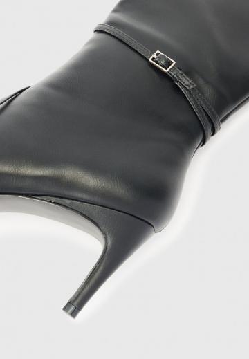 Высокие сапоги