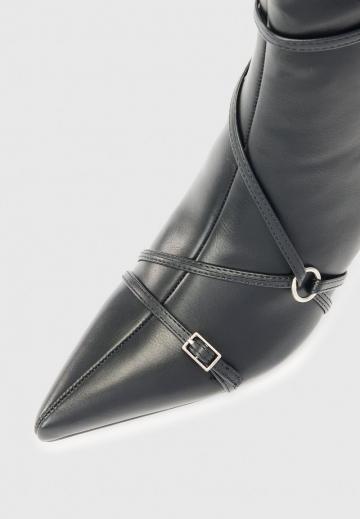 Высокие сапоги