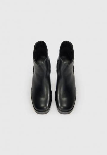 Высокие сапоги