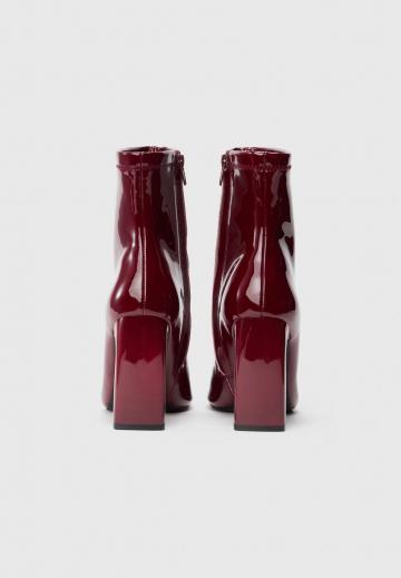 Высокие сапоги