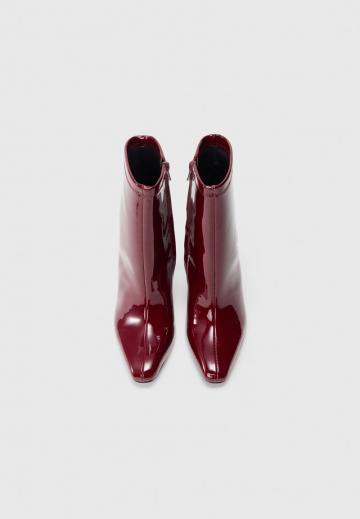 Высокие сапоги