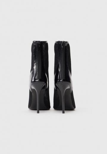 Высокие сапоги