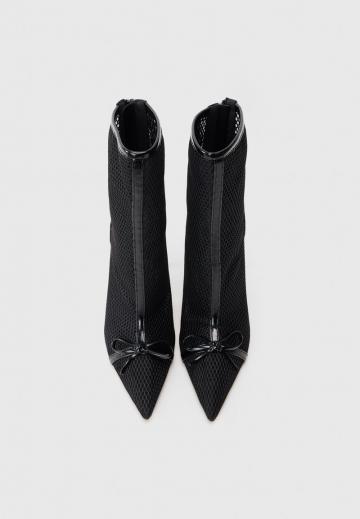 Высокие сапоги