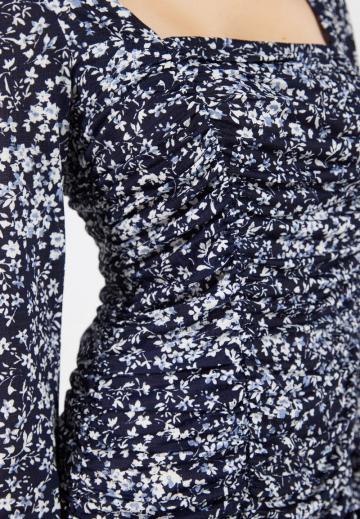 Короткое платье