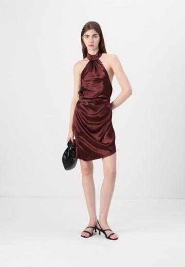 Платье футляр