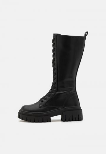 Сапоги на шнуровке