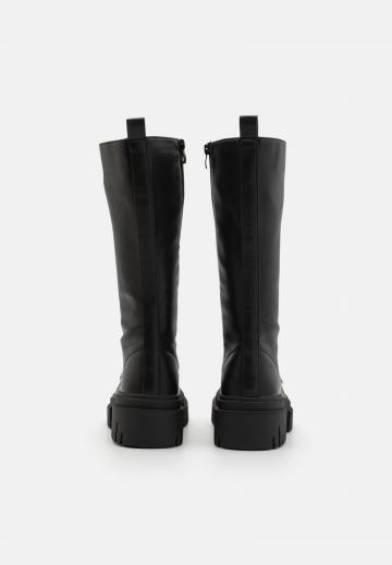 Сапоги на шнуровке