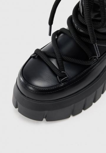 Высокие сапоги