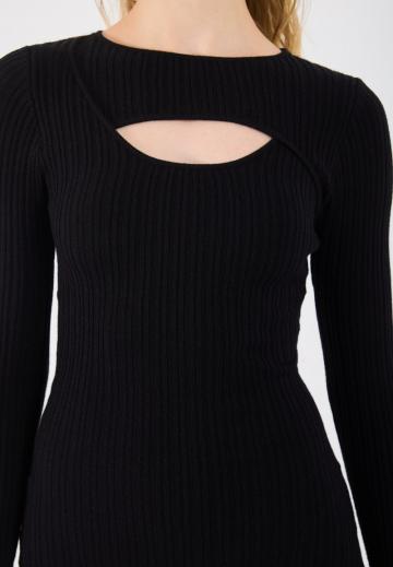 Вязаное платье