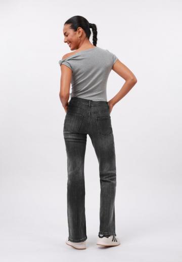 Клешеные джинсы