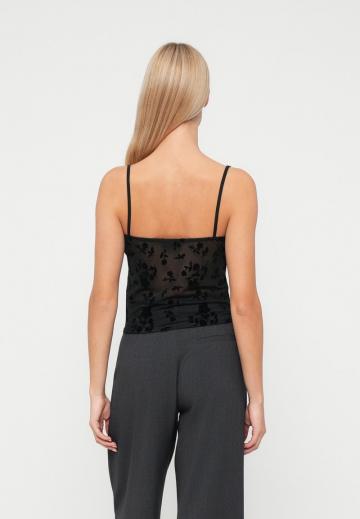 Топ на бретельках