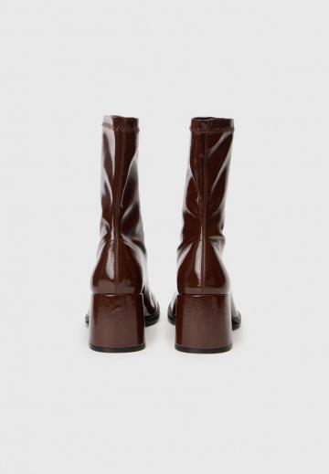 Высокие сапоги