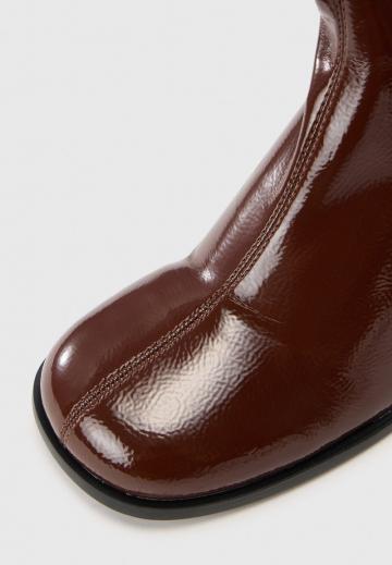 Высокие сапоги