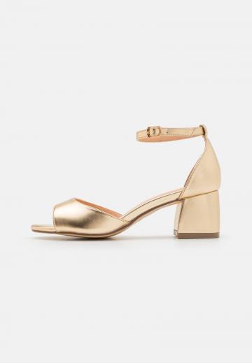 Гандбольные кроссовки