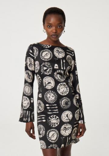 Короткое платье