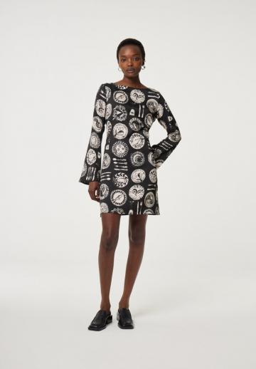 Короткое платье