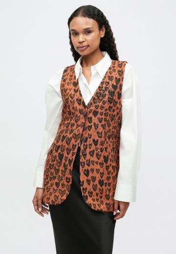 Длинный жилет