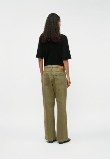 Клешеные джинсы