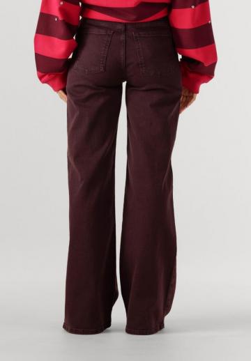 Клешеные джинсы