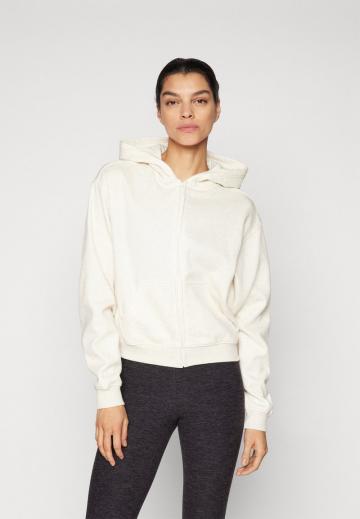 Спортивная толстовка