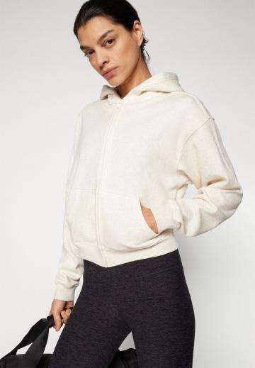 Спортивная толстовка