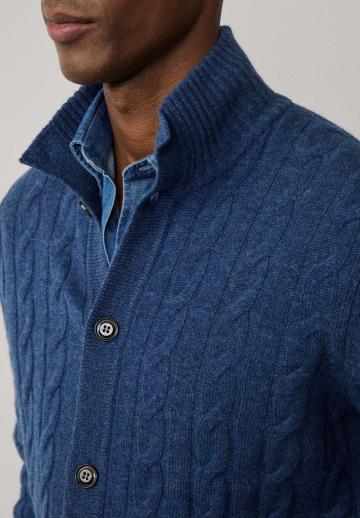 Вязаная кофта