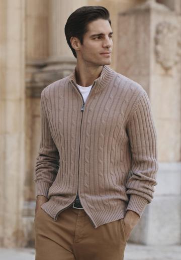 Вязаная кофта