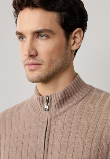 Вязаная кофта