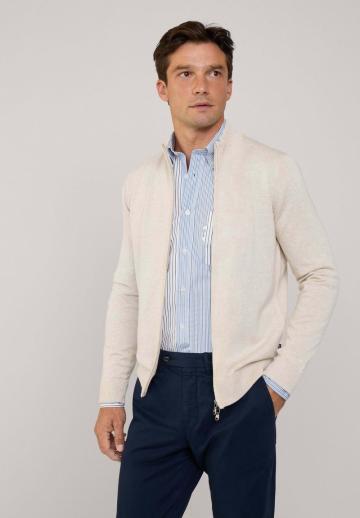 Вязаная кофта