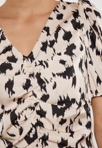 Атласная блузка