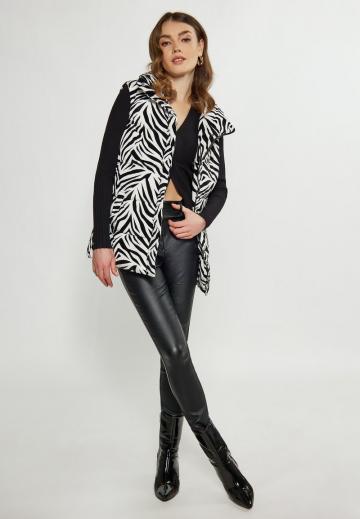 Длинный жилет