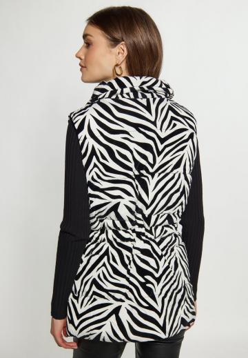 Длинный жилет