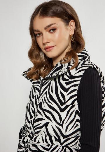 Длинный жилет