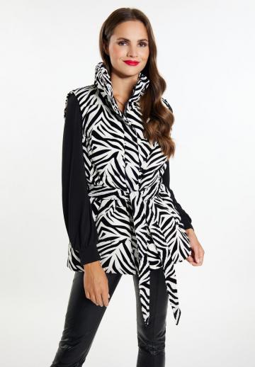 Длинный жилет