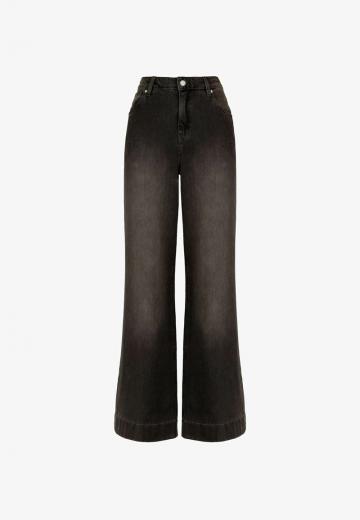 Клешеные джинсы